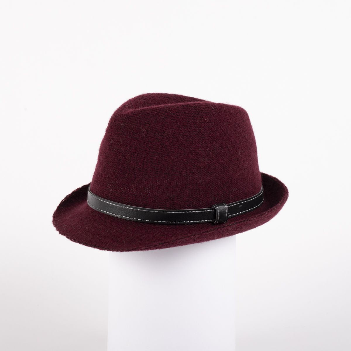 FELINE-FEDORA TYPE TRILBY AVEC ATTACHE EN CUIR