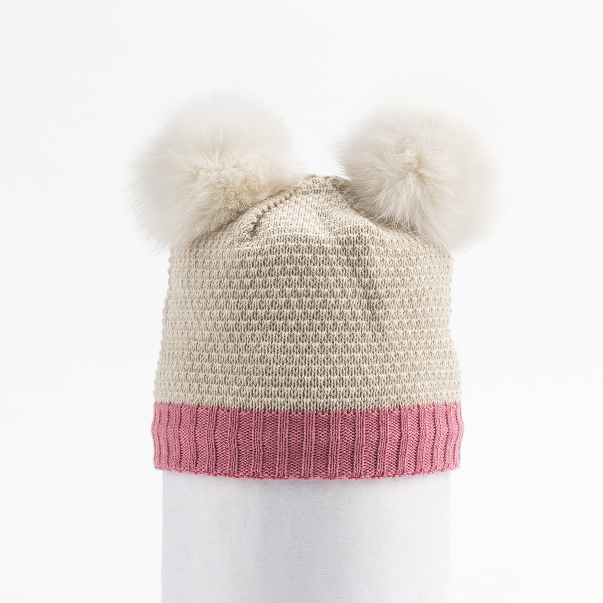 TUQUE POUR BÉBÉ AVEC POMPONS EN FOURRURE RECYCLÉE