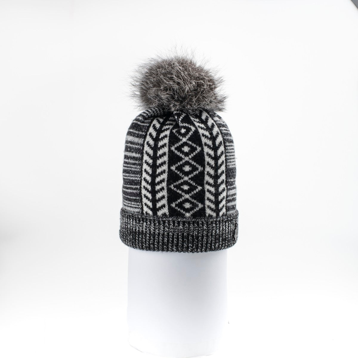 MIDDLE JACQUARD BEANIE WITH UPCYCLED FUR POM GOLF  2100 BLACK MIX O/S  
