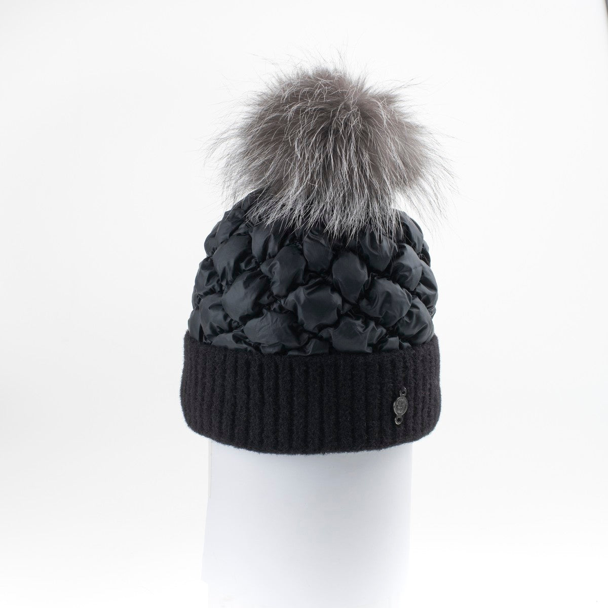 PUFFER BEANIE WITH KNITTED CUFF WITH UPCYCLED FUR POM GOLF  2100 BLACK ONE SIZE  